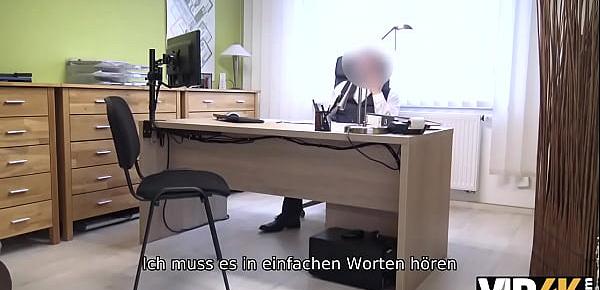 VIP4K. Hottie ist bereit für schmutzigen Sex, um Steuern für ein Bild zu zahlen